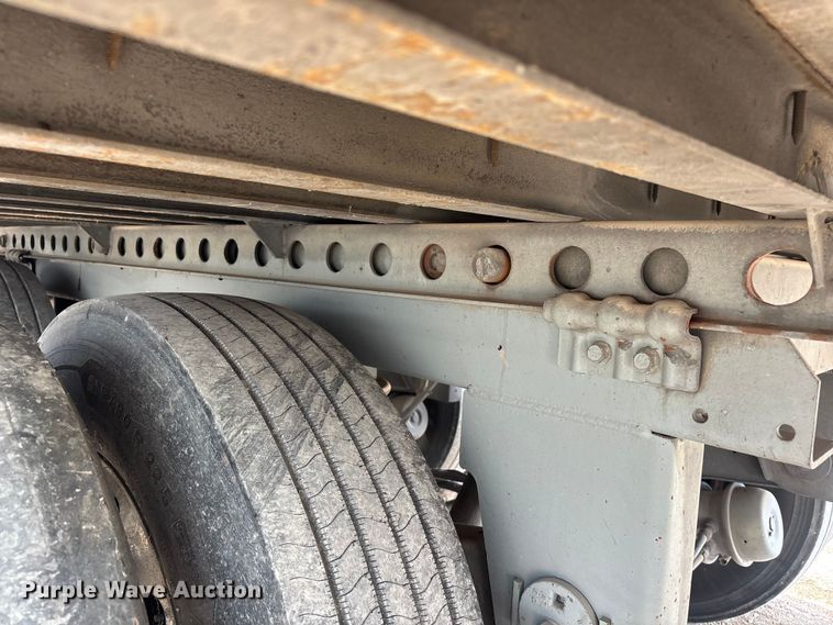 image for item EL2579 2004 Wabash RFGRHSA refrigerated van trailer