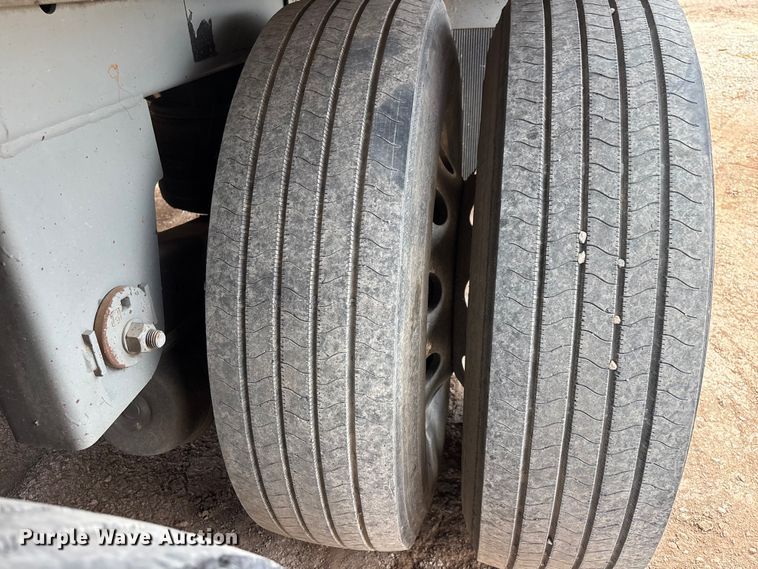 image for item EL2579 2004 Wabash RFGRHSA refrigerated van trailer