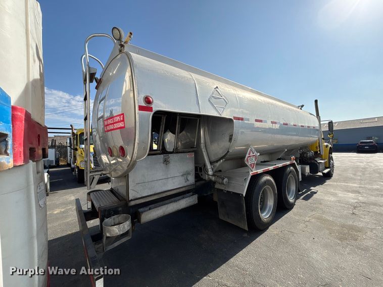 image for item EL2584 2014 Freightliner Business Class M2 fuel truck
