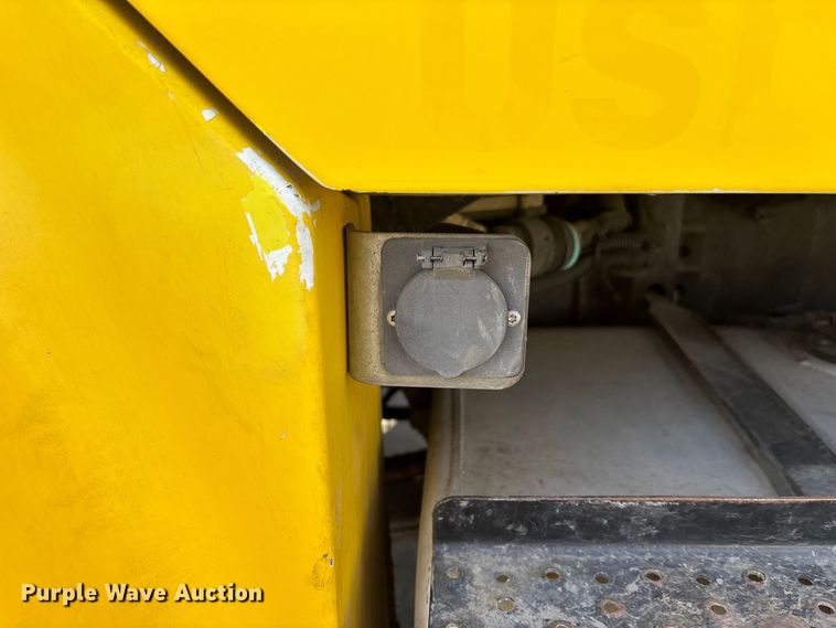 image for item EL2584 2014 Freightliner Business Class M2 fuel truck