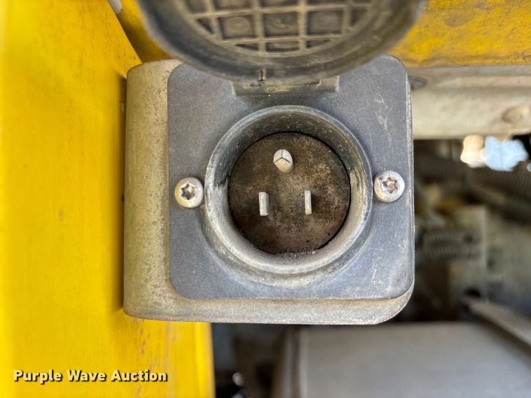 image for item EL2584 2014 Freightliner Business Class M2 fuel truck