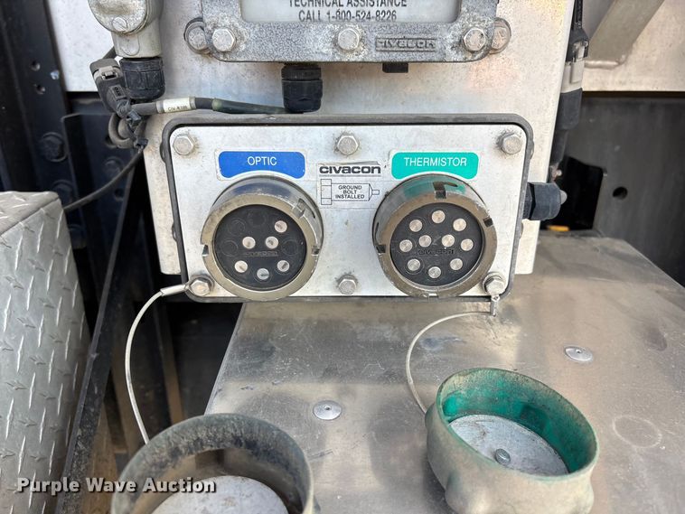image for item EL2584 2014 Freightliner Business Class M2 fuel truck