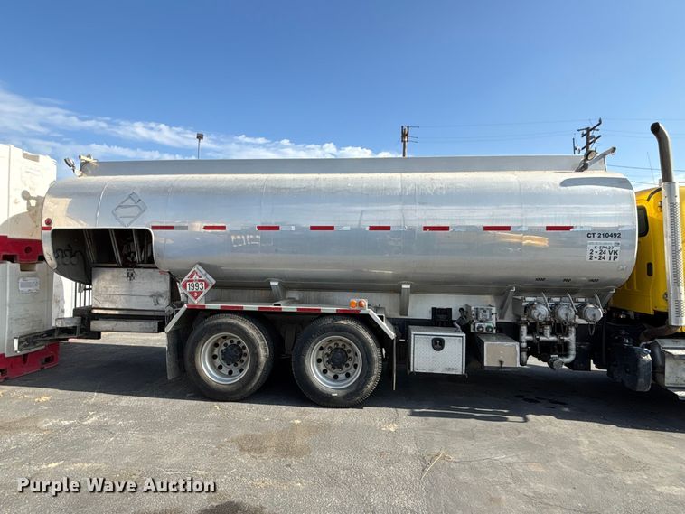 image for item EL2584 2014 Freightliner Business Class M2 fuel truck