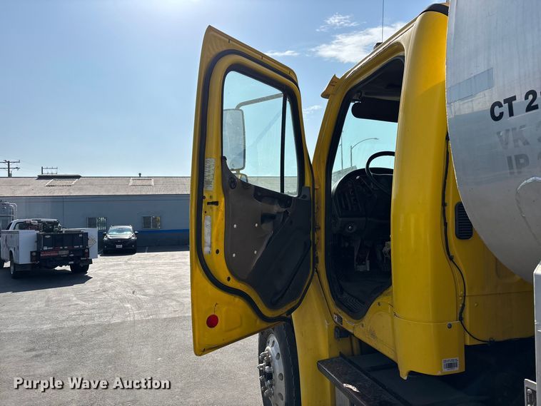 image for item EL2584 2014 Freightliner Business Class M2 fuel truck