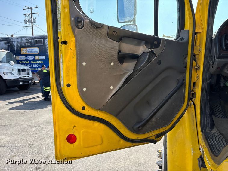 image for item EL2584 2014 Freightliner Business Class M2 fuel truck