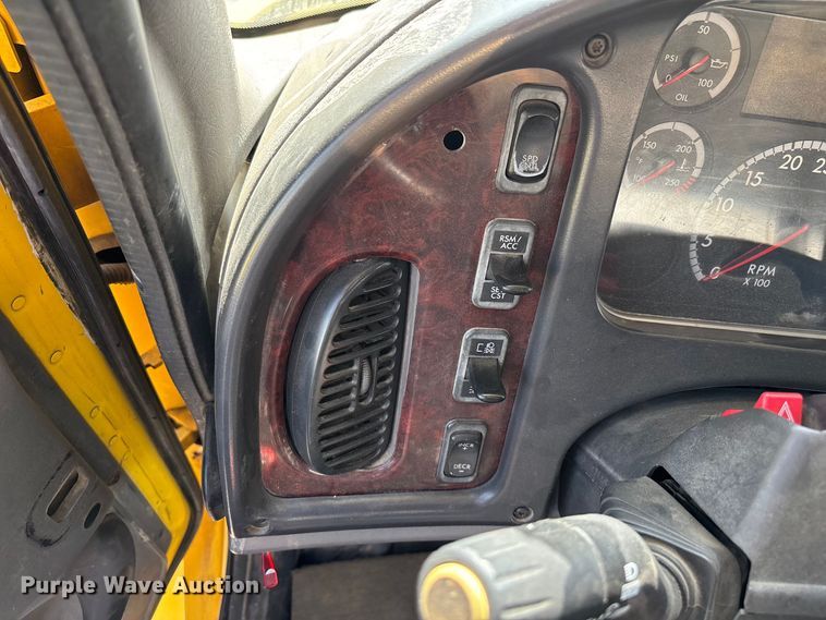 image for item EL2584 2014 Freightliner Business Class M2 fuel truck