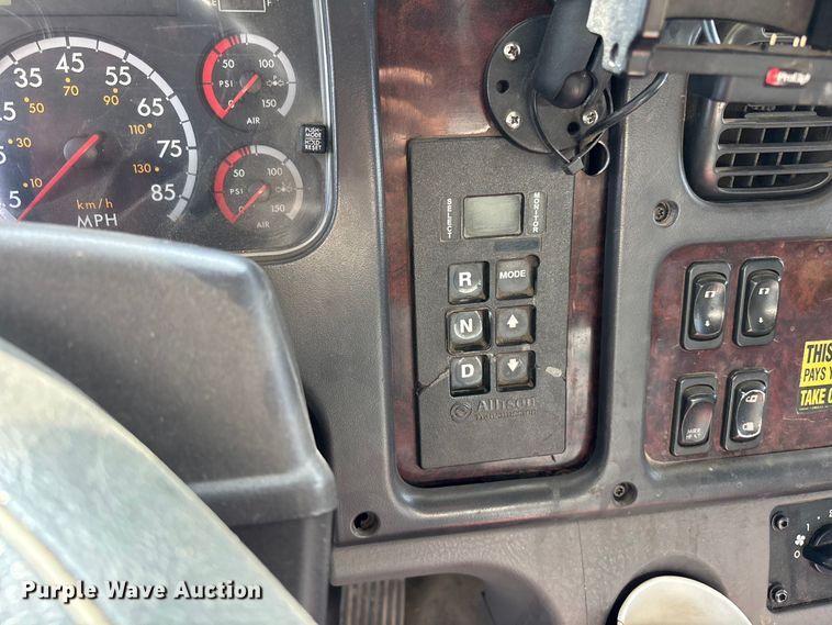 image for item EL2584 2014 Freightliner Business Class M2 fuel truck
