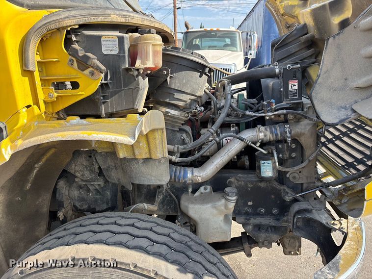 image for item EL2584 2014 Freightliner Business Class M2 fuel truck