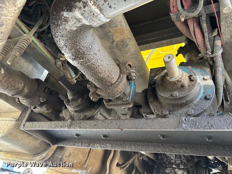 image for item EL2584 2014 Freightliner Business Class M2 fuel truck