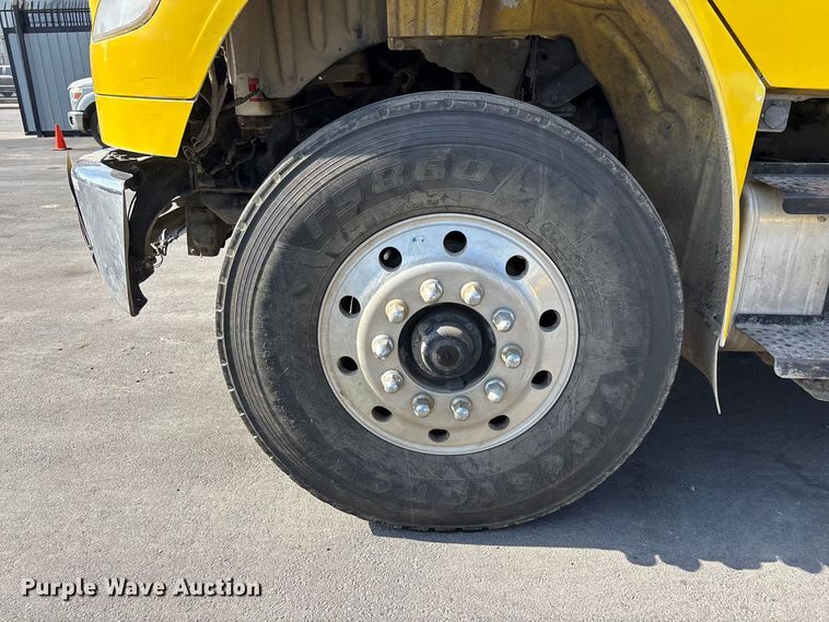 image for item EL2584 2014 Freightliner Business Class M2 fuel truck