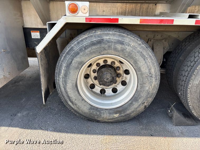 image for item EL2584 2014 Freightliner Business Class M2 fuel truck