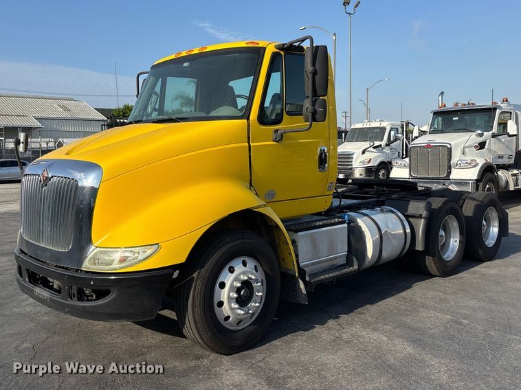 2016 International 8600 semi truck