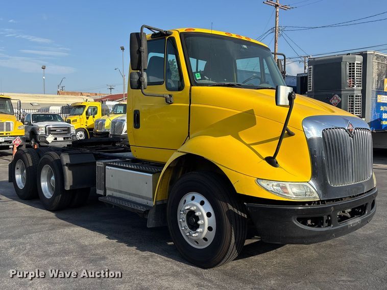 image for item EL2585 2016 International 8600 semi truck