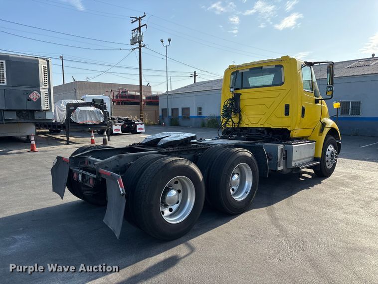 image for item EL2585 2016 International 8600 semi truck
