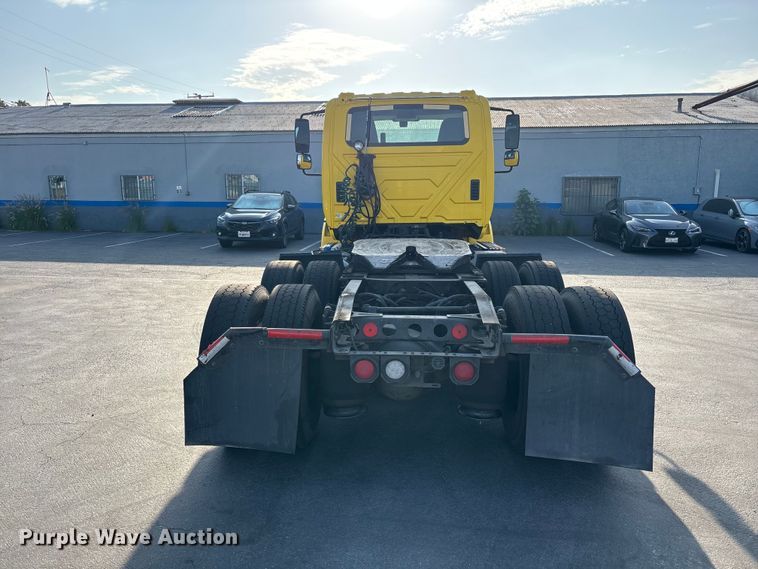 image for item EL2585 2016 International 8600 semi truck