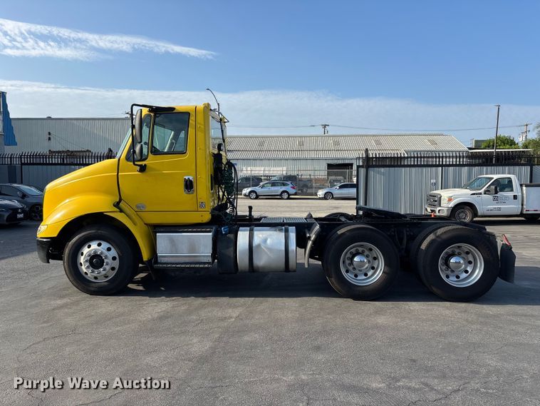 image for item EL2585 2016 International 8600 semi truck