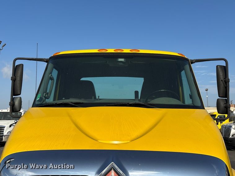 image for item EL2585 2016 International 8600 semi truck