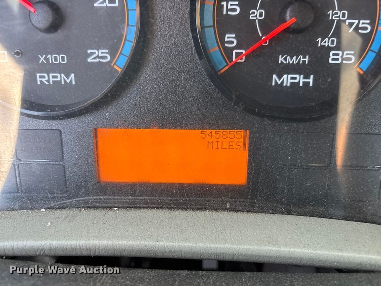 image for item EL2585 2016 International 8600 semi truck