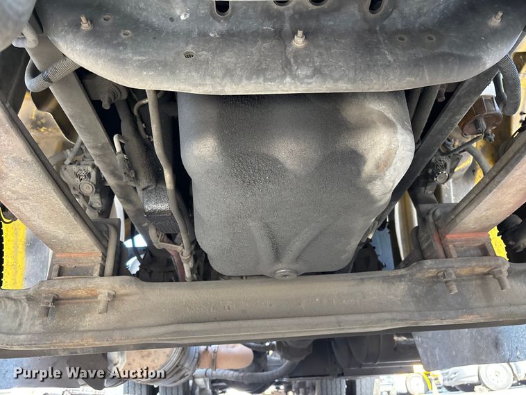 image for item EL2585 2016 International 8600 semi truck