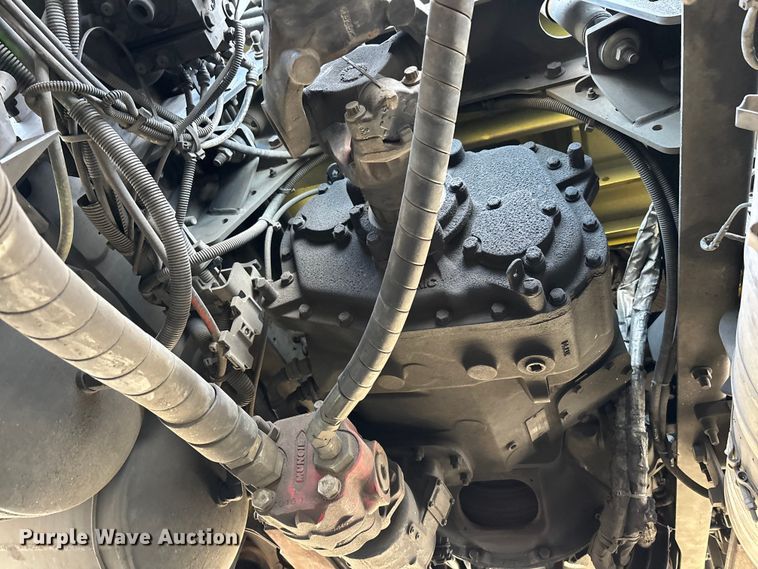 image for item EL2585 2016 International 8600 semi truck