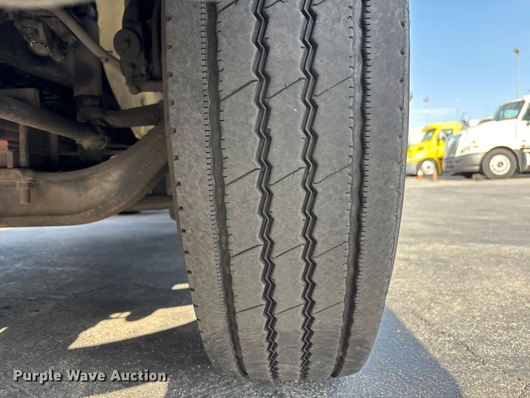 image for item EL2585 2016 International 8600 semi truck