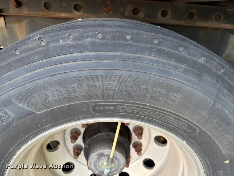 image for item EM0143 2023 Comercaliza dry van trailer