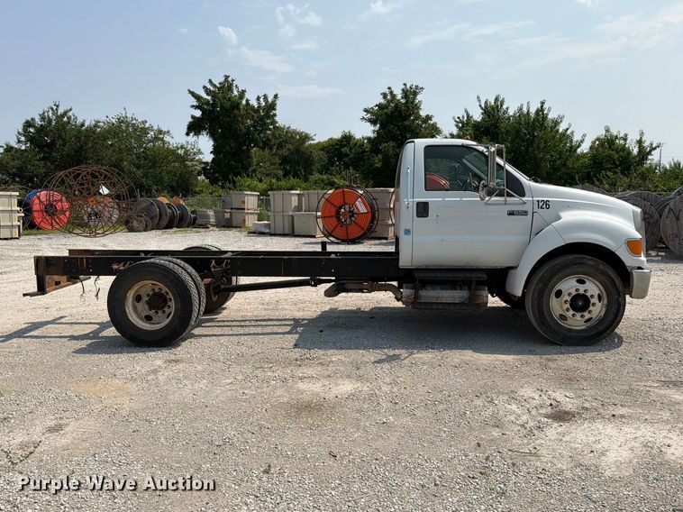 image for item EO8678 2008 Ford F650 Super Duty truck cab and chassis