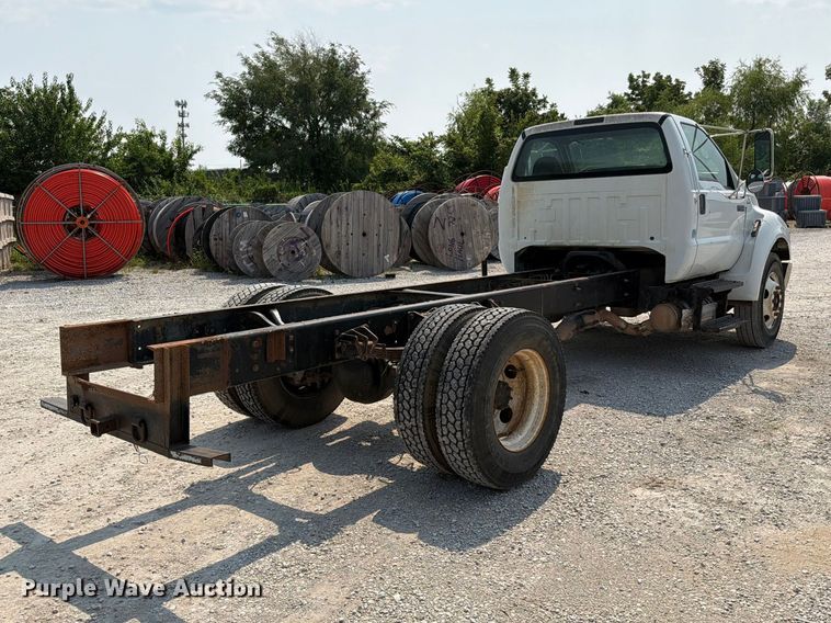 image for item EO8678 2008 Ford F650 Super Duty truck cab and chassis