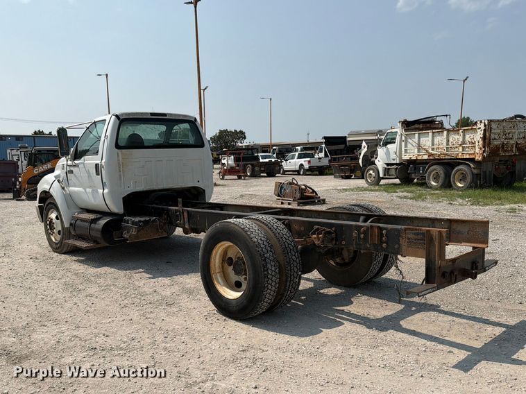 image for item EO8678 2008 Ford F650 Super Duty truck cab and chassis