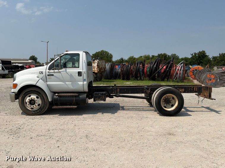 image for item EO8678 2008 Ford F650 Super Duty truck cab and chassis