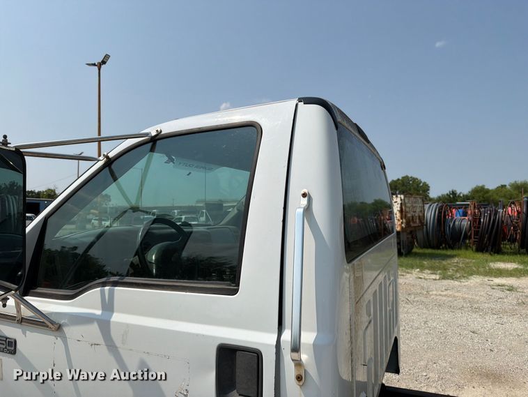 image for item EO8678 2008 Ford F650 Super Duty truck cab and chassis