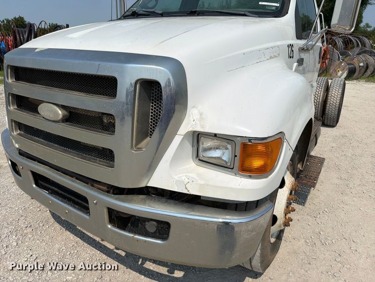 image for item EO8678 2008 Ford F650 Super Duty truck cab and chassis