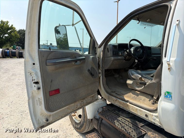 image for item EO8678 2008 Ford F650 Super Duty truck cab and chassis