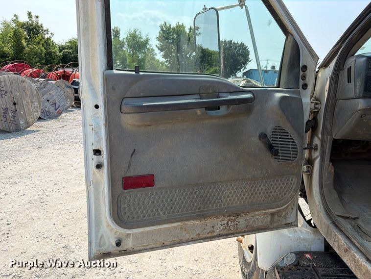 image for item EO8678 2008 Ford F650 Super Duty truck cab and chassis