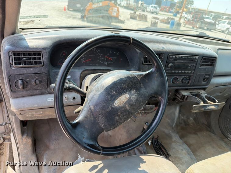 image for item EO8678 2008 Ford F650 Super Duty truck cab and chassis