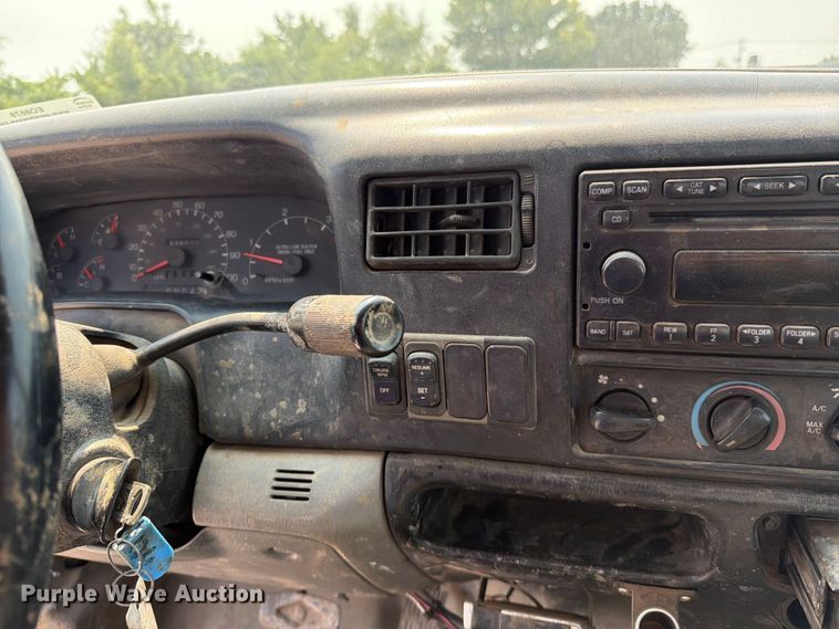 image for item EO8678 2008 Ford F650 Super Duty truck cab and chassis