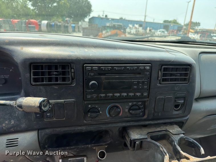 image for item EO8678 2008 Ford F650 Super Duty truck cab and chassis