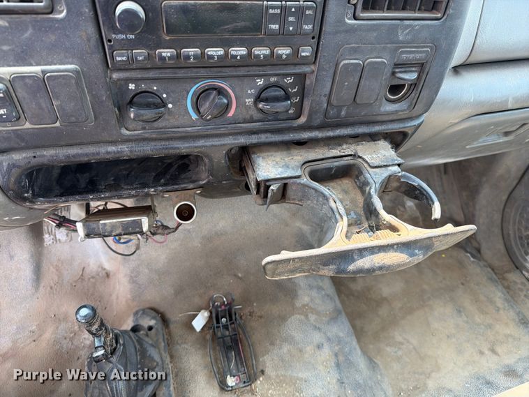 image for item EO8678 2008 Ford F650 Super Duty truck cab and chassis
