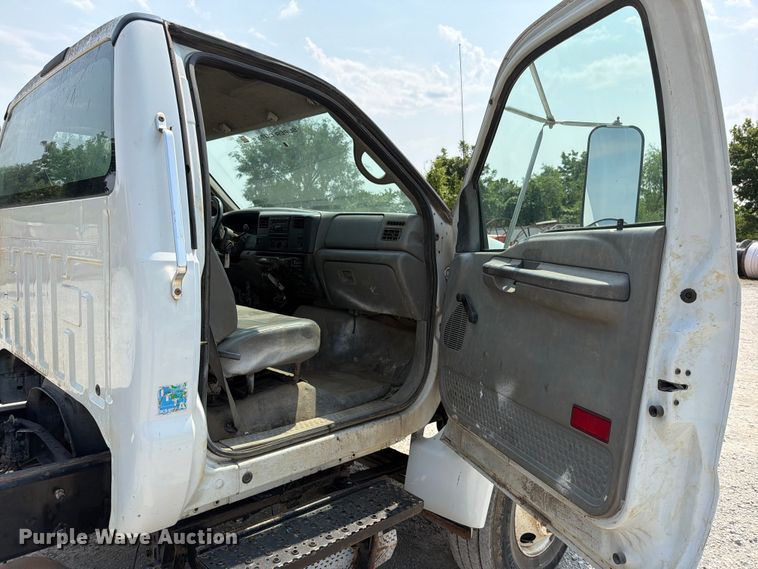 image for item EO8678 2008 Ford F650 Super Duty truck cab and chassis