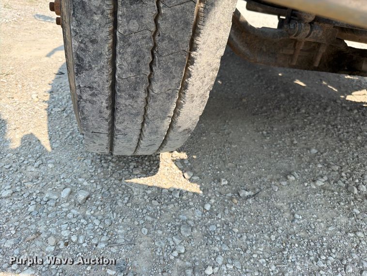 image for item EO8678 2008 Ford F650 Super Duty truck cab and chassis