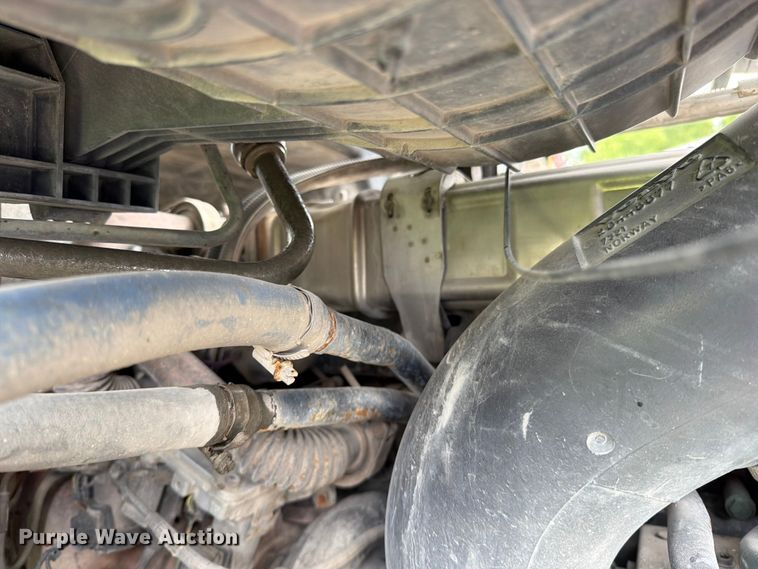 image for item EO8685 2006 Volvo VNM semi truck