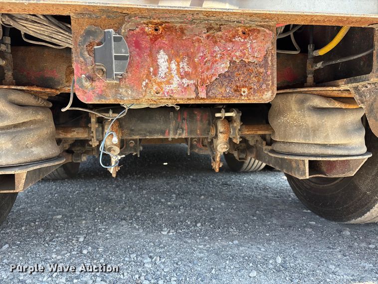image for item ER3115 2013 Fontaine lowboy equipment trailer