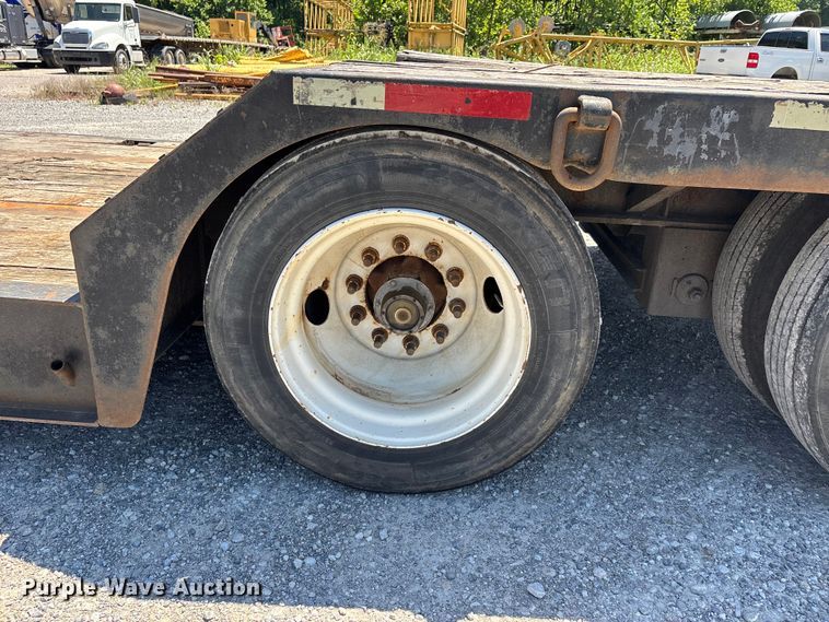 image for item ER3115 2013 Fontaine lowboy equipment trailer