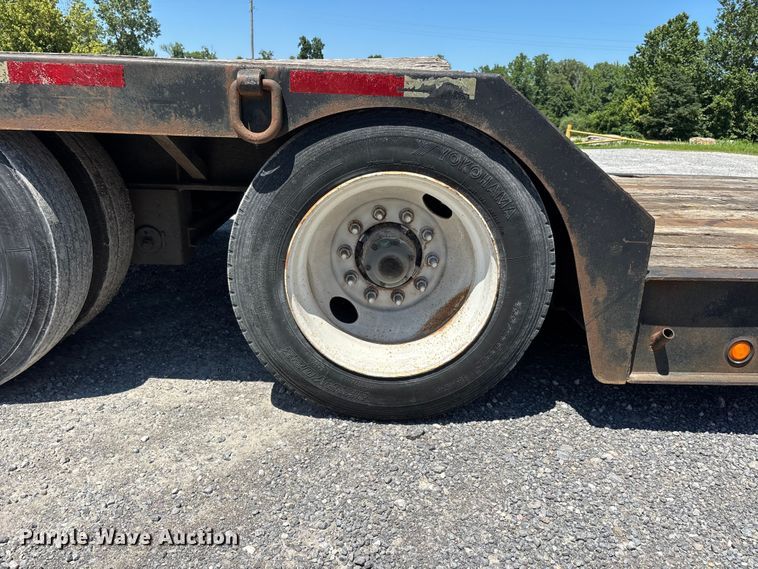 image for item ER3115 2013 Fontaine lowboy equipment trailer
