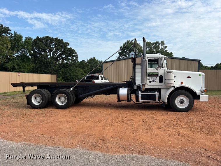 image for item ET0351 1993 Peterbilt 357 roll-off container truck