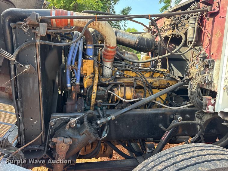image for item ET0351 1993 Peterbilt 357 roll-off container truck