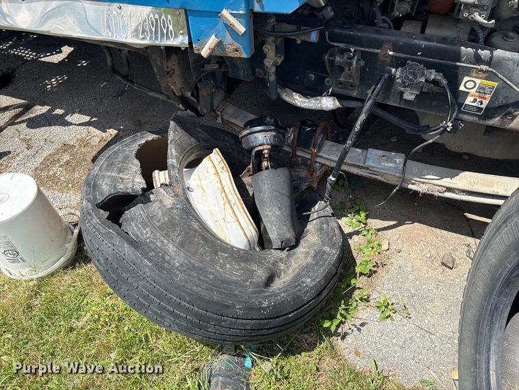 image for item ET8655 2014 Kenworth T800 truck cab and chassis