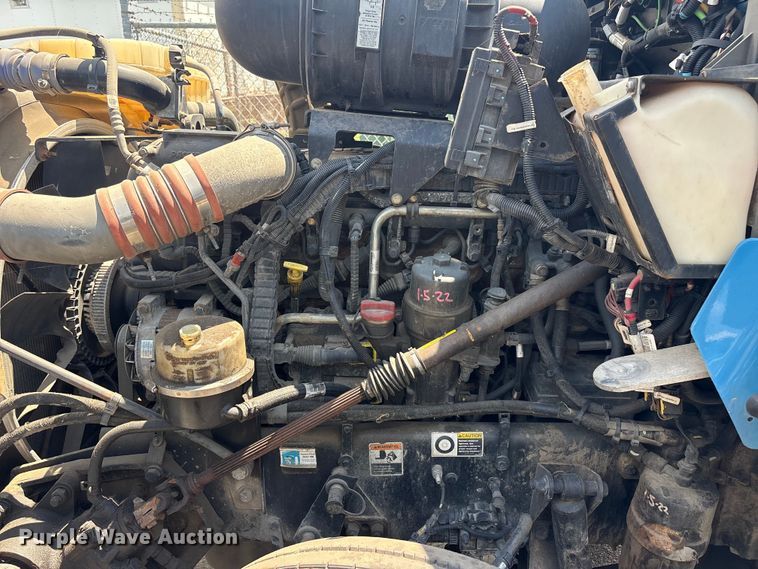 image for item ET8655 2014 Kenworth T800 truck cab and chassis