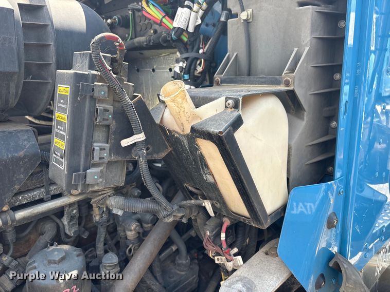 image for item ET8655 2014 Kenworth T800 truck cab and chassis