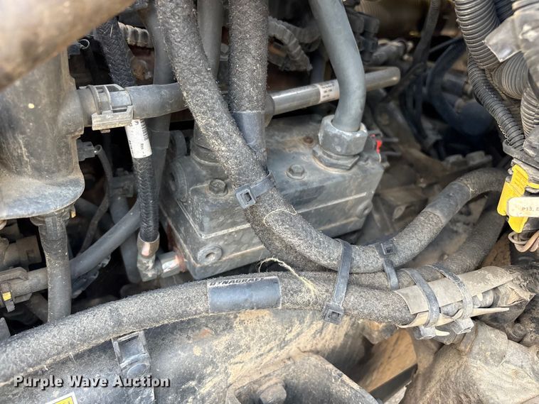 image for item ET8655 2014 Kenworth T800 truck cab and chassis